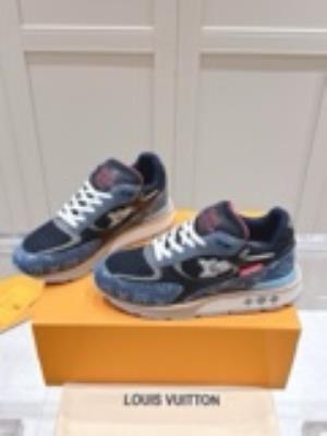 cheap quality Men's Louis Vuitton Run Way Sneakers Model No. 810